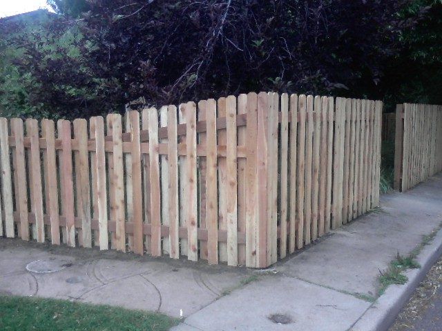 Shadowbox fence turning a corner